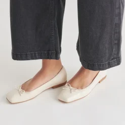 ANISA BALLET FLATS CREME CRINKLE PATENT^Dolce Vita New