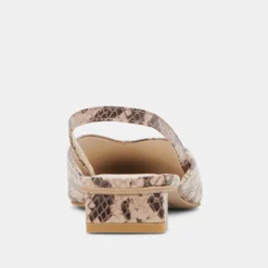 BYANCA FLATS SAND EMBOSSED LEATHER^Dolce Vita Outlet