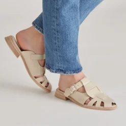 HIPPIE FLATS SAND CRINKLE PATENT^Dolce Vita Online