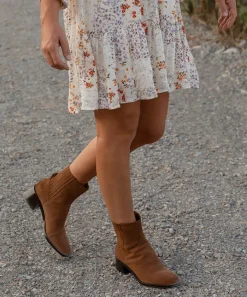 LINNY H2O WIDE BOOTS BROWN SUEDE^Dolce Vita Online