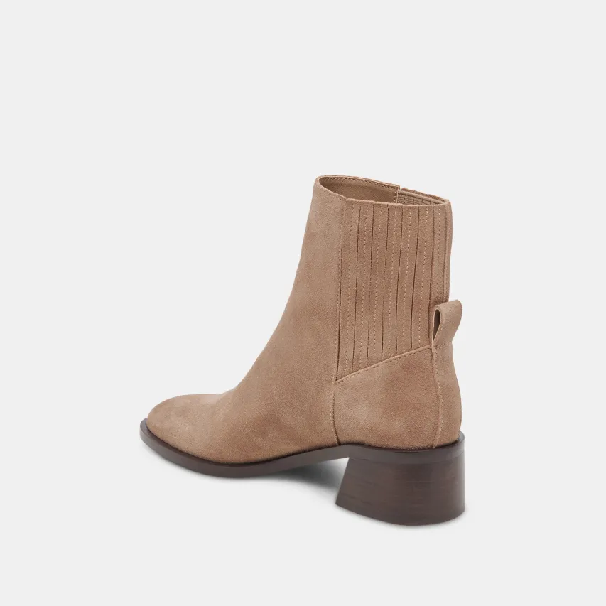 LINNY H2O WIDE BOOTS TRUFFLE SUEDE^Dolce Vita Outlet