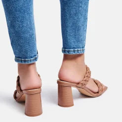 PAILY HEELS CARAMEL STELLA^Dolce Vita Best