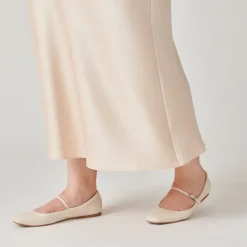 REYES BALLET FLATS IVORY LEATHER^Dolce Vita Hot