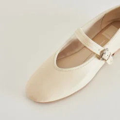 ROSLYN BALLET FLATS CREME LEATHER^Dolce Vita Online