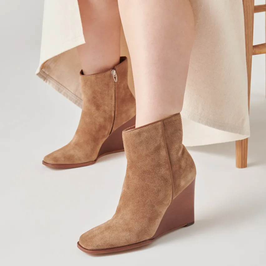 SUSANN WIDE BOOTIES CHESTNUT SUEDE^Dolce Vita New