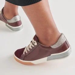 ZINA SNEAKERS BURGUNDY CRINKLE PATENT^Dolce Vita Online
